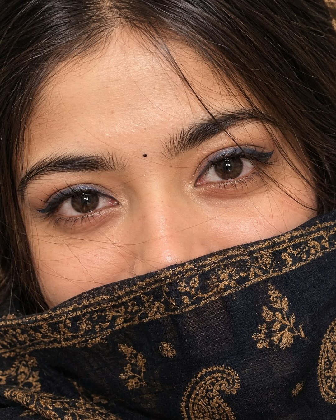Beautiful eyes photo prompt result - close-up portrait with dark embroidered dupatta